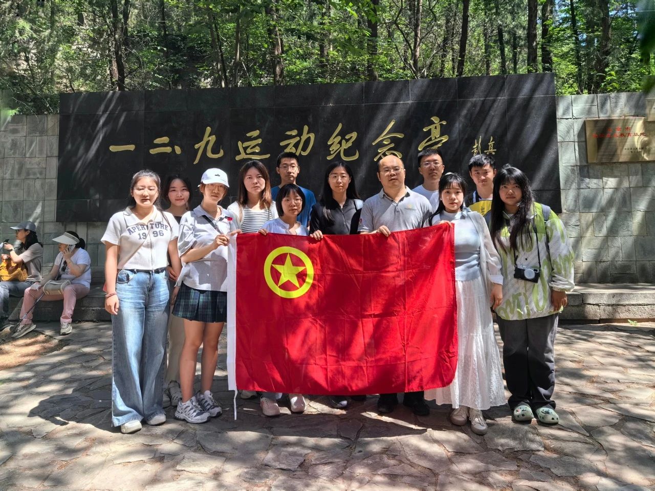 de2b7d9e46e44ca4a2de147d15695410.jpg de2b7d9e46e44ca4a2de147d15695410.jpg